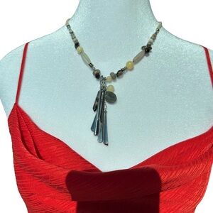 White House Black Market Elegant Beaded necklace